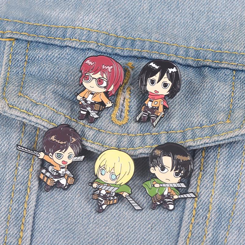 Levi Jewelry & Watches Inc - Aanval Op Titan Chibi Email Pinnen