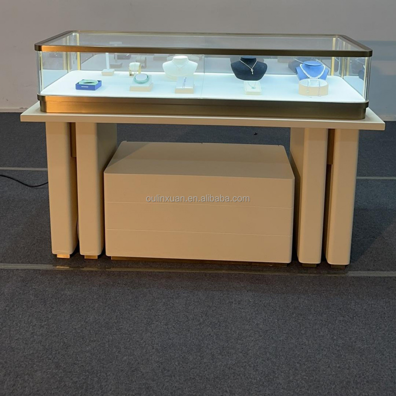 Kasten en displays van roestvr - Jewelry Watches Luxury recensie en prijs